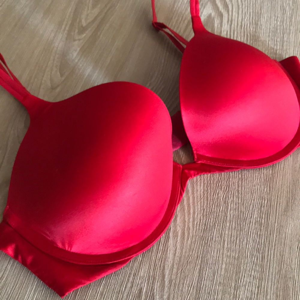 Very Sexy Red Push Up 36D Victoria’s Secret